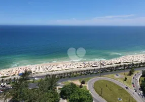 Foto 1 de Cobertura com 3 Quartos à venda, 170m² em Barra da Tijuca, Rio de Janeiro