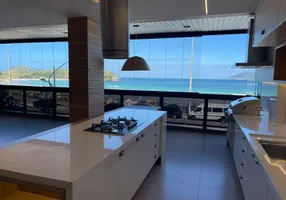 Foto 1 de Apartamento com 3 Quartos à venda, 260m² em Praia do Forte, Cabo Frio
