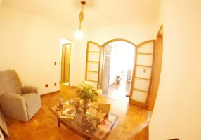 Foto 1 de Casa com 4 Quartos à venda, 180m² em Jardim Veneza, Volta Redonda