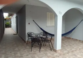 Foto 1 de Casa com 2 Quartos à venda, 66m² em Indaiá, Caraguatatuba