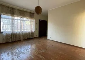 Foto 1 de Sobrado com 4 Quartos à venda, 305m² em Vila Rezende, Franca