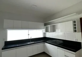 Foto 1 de Casa com 3 Quartos à venda, 123m² em Parque de Exposições, Parnamirim