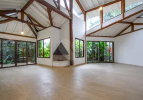 Foto 1 de Sobrado com 4 Quartos à venda, 480m² em Pacaembu, São Paulo