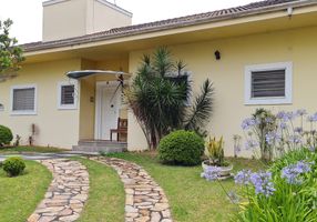 Foto 1 de Casa de Condomínio com 3 Quartos para alugar, 400m² em Jardim Indaiá, Embu das Artes