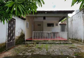 Foto 1 de Casa com 4 Quartos para alugar, 255m² em Joaquim Tavora, Fortaleza