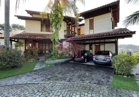 Foto 1 de Casa de Condomínio com 3 Quartos à venda, 340m² em Pendotiba, Niterói