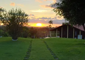 Foto 1 de Fazenda/Sítio com 3 Quartos à venda, 12000m² em Agrobrasil, Cachoeiras de Macacu