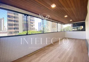 Foto 1 de Apartamento com 4 Quartos à venda, 256m² em Petrópolis, Natal