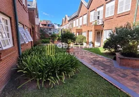Foto 1 de Casa de Condomínio com 3 Quartos à venda, 193m² em Chácara das Pedras, Porto Alegre