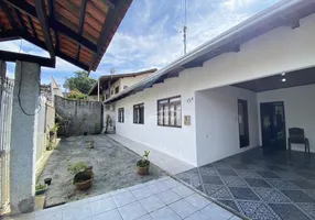 Foto 1 de Casa com 4 Quartos à venda, 200m² em Badenfurt, Blumenau