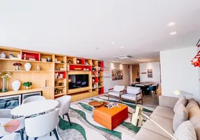 Foto 1 de Apartamento com 4 Quartos à venda, 177m² em Enseada do Suá, Vitória