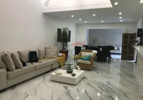 Foto 1 de Casa de Condomínio com 4 Quartos à venda, 240m² em Vila Albertina, São Paulo