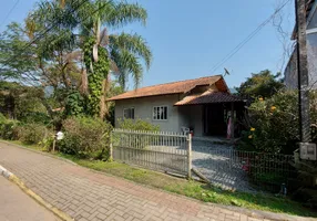 Foto 1 de Casa com 2 Quartos à venda, 109m² em Bombas, Bombinhas