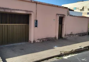 Foto 1 de Casa com 3 Quartos à venda, 360m² em Jardim Renascença, São Luís