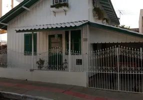 Foto 1 de Casa com 3 Quartos à venda, 170m² em Nacoes, Balneário Camboriú