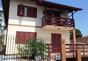 Foto 1 de Casa com 6 Quartos à venda, 240m² em Estreito, Florianópolis