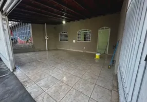 Foto 1 de Casa com 2 Quartos à venda, 59m² em Lobato, Salvador