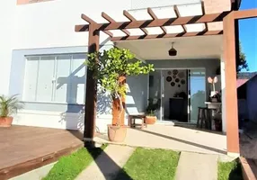 Foto 1 de Casa com 3 Quartos à venda, 166m² em Pântano do Sul, Florianópolis