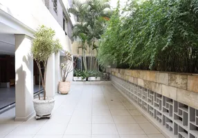 Foto 1 de Apartamento com 3 Quartos à venda, 217m² em Jardim América, São Paulo