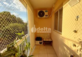 Foto 1 de Apartamento com 3 Quartos à venda, 71m² em Santa Mônica, Uberlândia
