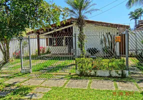 Foto 1 de Casa com 4 Quartos à venda, 150m² em Itaguá, Ubatuba