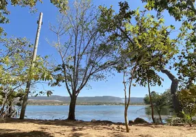 Foto 1 de Fazenda/Sítio com 3 Quartos à venda, 350m² em , Minaçu