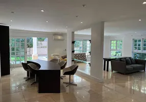 Foto 1 de Casa de Condomínio com 4 Quartos para venda ou aluguel, 560m² em Residencial 18 do Forte, Santana de Parnaíba