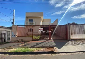 Foto 1 de Sobrado com 4 Quartos para alugar, 160m² em Conjunto Habitacional Violim, Londrina
