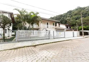 Foto 1 de Casa com 4 Quartos à venda, 290m² em América, Joinville