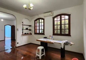 Foto 1 de Casa com 3 Quartos para venda ou aluguel, 330m² em Nova Suíssa, Belo Horizonte