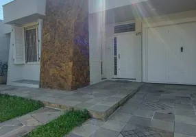 Foto 1 de Casa com 3 Quartos à venda, 225m² em Vila Ipiranga, Porto Alegre