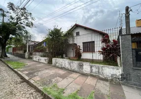 Foto 1 de Casa com 4 Quartos à venda, 186m² em Medianeira, Porto Alegre