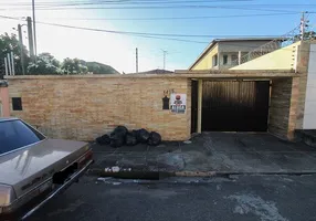 Foto 1 de Casa com 4 Quartos à venda, 343m² em Cidade dos Funcionários, Fortaleza