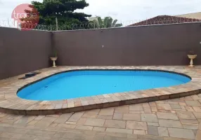 Foto 1 de Casa com 4 Quartos para alugar, 617m² em Jardim Sumare, Ribeirão Preto