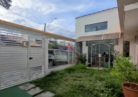 Foto 1 de Casa com 3 Quartos à venda, 200m² em Jardim Siesta, Jacareí