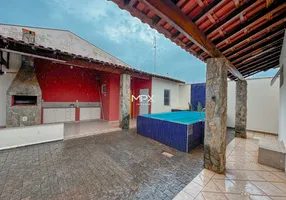 Foto 1 de Casa com 3 Quartos para venda ou aluguel, 235m² em Santa Cruz, Rio Claro