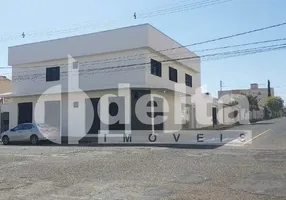 Foto 1 de Imóvel Comercial para alugar, 327m² em Santa Mônica, Uberlândia