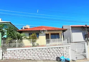 Foto 1 de Casa com 3 Quartos à venda, 104m² em Abraão, Florianópolis