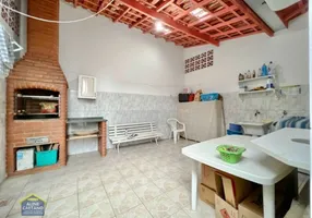 Foto 1 de Casa com 2 Quartos à venda, 71m² em Canto do Forte, Praia Grande