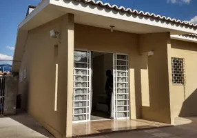 Foto 1 de Casa com 3 Quartos à venda, 80m² em Cidade Alta, Caruaru