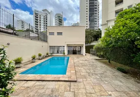Foto 1 de Sobrado com 4 Quartos para venda ou aluguel, 394m² em Campo Belo, São Paulo
