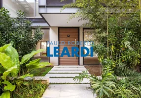 Foto 1 de Casa de Condomínio com 3 Quartos à venda, 560m² em Pinheiros, São Paulo