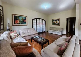 Foto 1 de Casa com 4 Quartos à venda, 508m² em Centro, Nova Friburgo