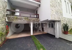 Foto 1 de Casa com 4 Quartos para alugar, 260m² em Tabajaras, Uberlândia