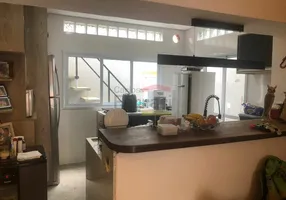 Foto 1 de Sobrado com 3 Quartos à venda, 130m² em Bom Retiro, São Paulo