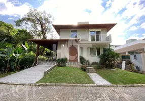 Foto 1 de Casa com 3 Quartos à venda, 230m² em Costeira do Pirajubaé, Florianópolis