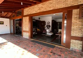 Foto 1 de Casa com 5 Quartos à venda, 225m² em Perequê-Açu, Ubatuba