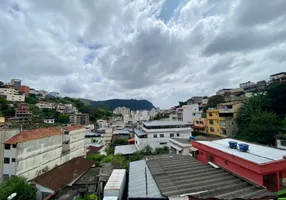 Foto 1 de Cobertura com 2 Quartos à venda, 124m² em Santa Cecília, Juiz de Fora