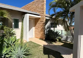 Foto 1 de Casa com 3 Quartos à venda, 207m² em Jardim Caviúna, Rolândia