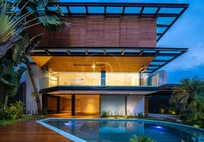 Foto 1 de Casa com 4 Quartos para venda ou aluguel, 661m² em Jardim Vitoria Regia, São Paulo
